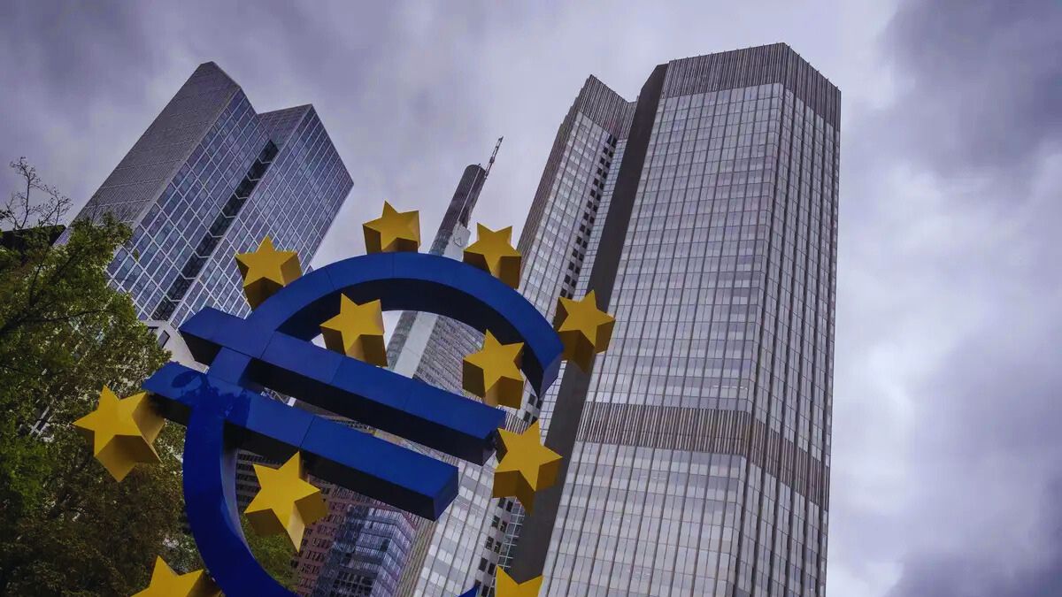 Premium Powerhouses: UBS Backs BMW and Ferrari Amidst Mixed European Auto Market