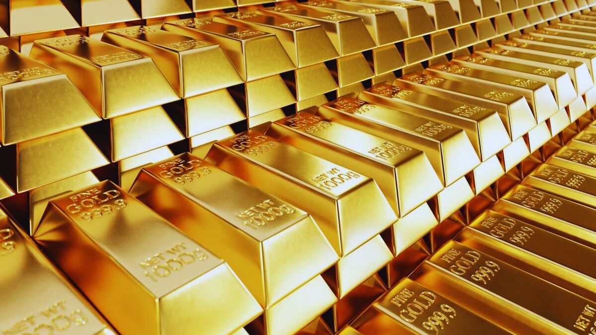 Gold Surges Past ,000 for First Time Amid Global Instability